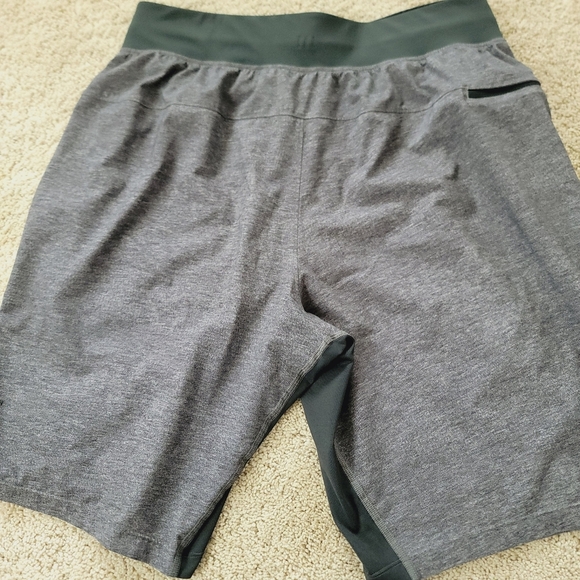 Lululemon T.H.E. Short *Linerless 9" M - Picture 4 of 9